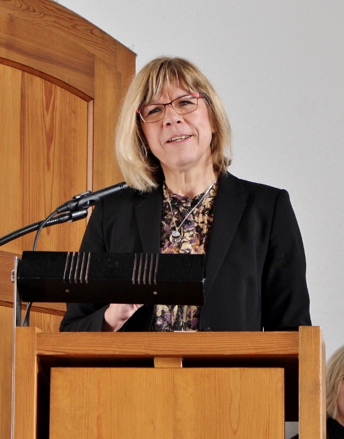Superintendentin Martina Espelöer bei ihrem Grußwort nach dem Gottesdienst